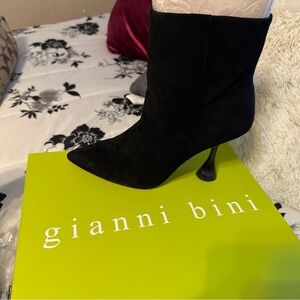 Bootie! Cute & Sassy! Gently worn one time.